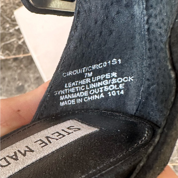 STEVE MADDEN - Platform Buckle Heel - Picture 6 of 6